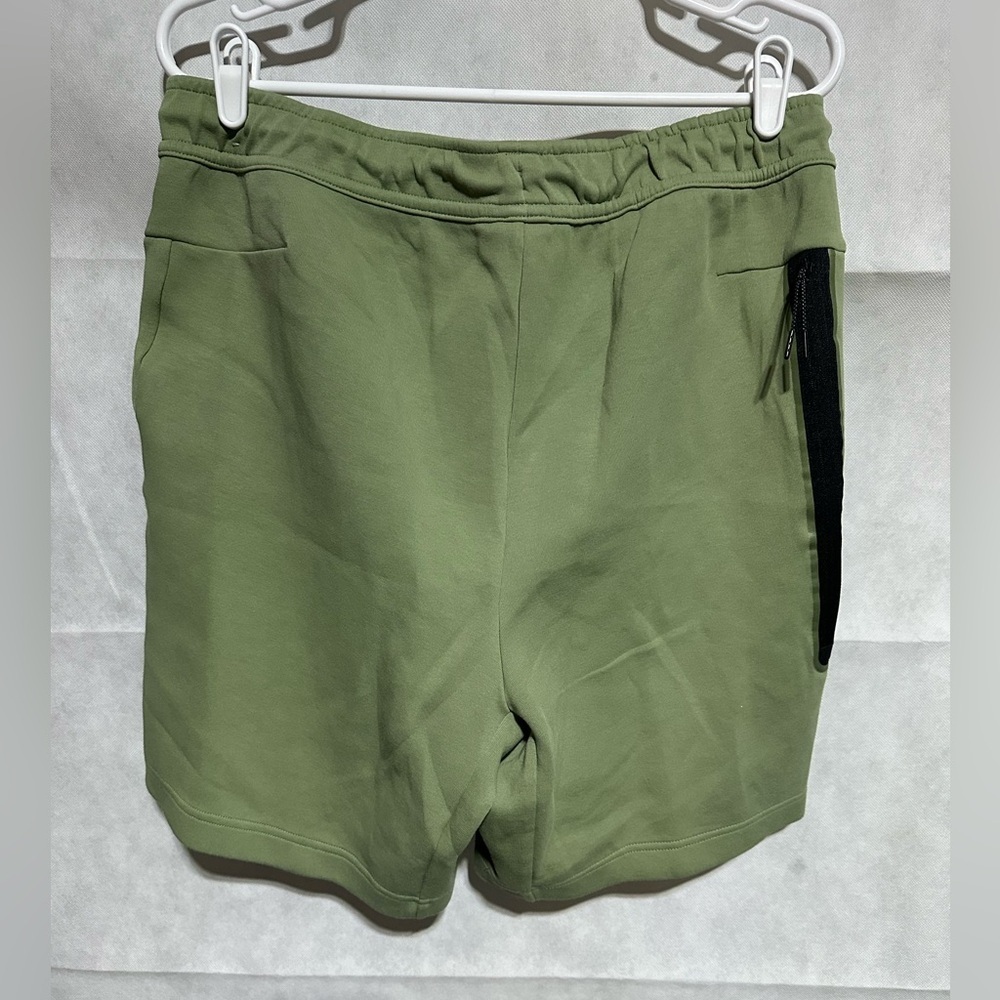 Nike Sportswear Tech Fleece Shorts Athletic DZ4472-386 Oil Green Knit Men L NWOT - Picture 2 of 7